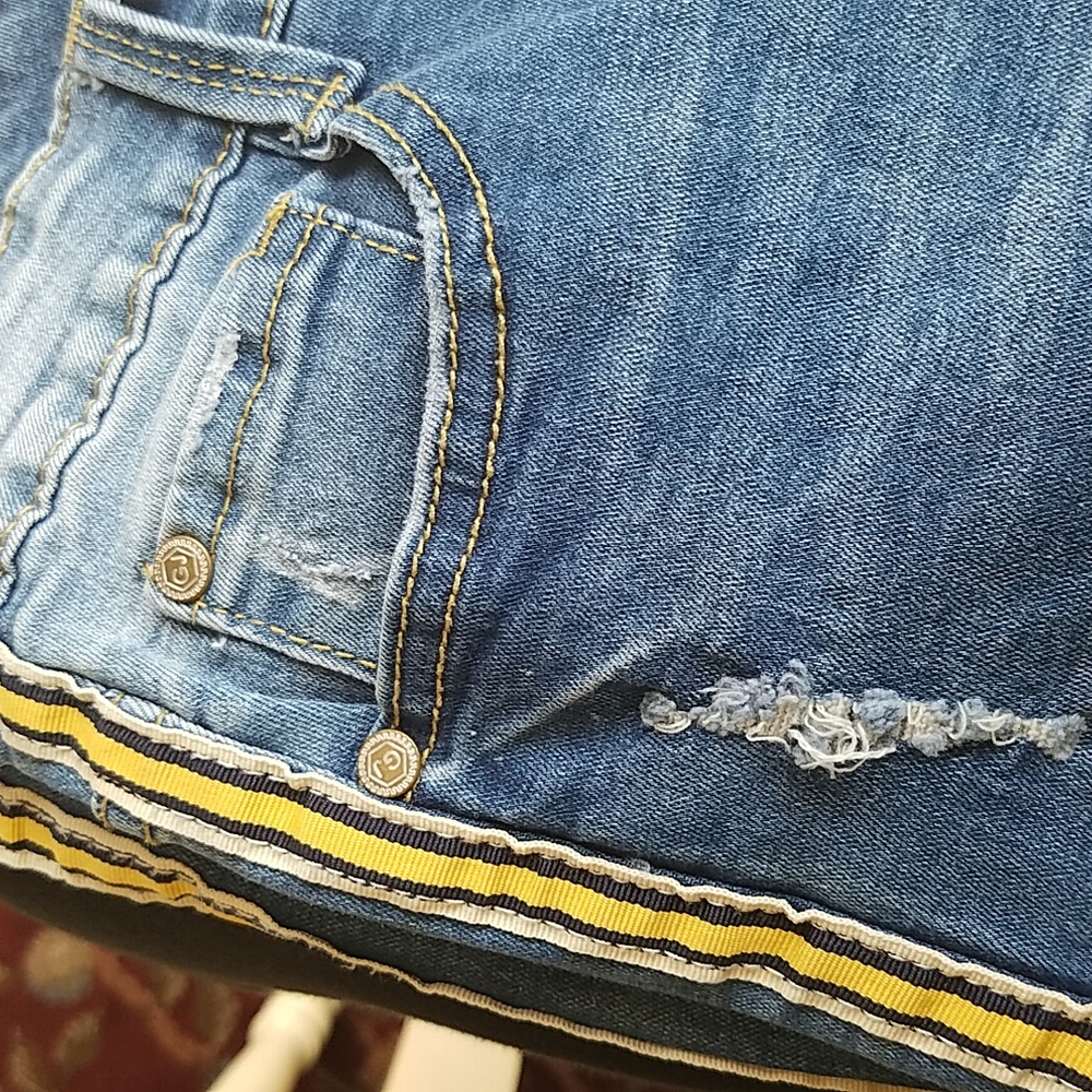 Jeans - Picture 2 of 7